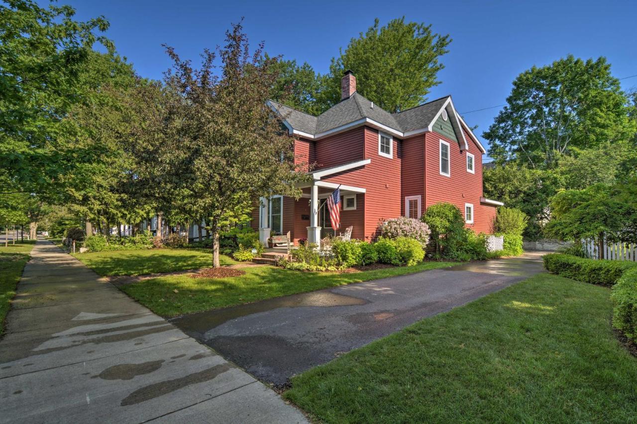 Downtown Charlevoix Duplex Half Mi To Lake Michigan Eksteriør bilde